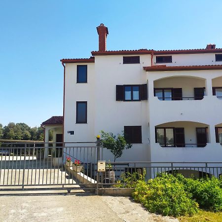 Apartment Davorka Върсар Екстериор снимка