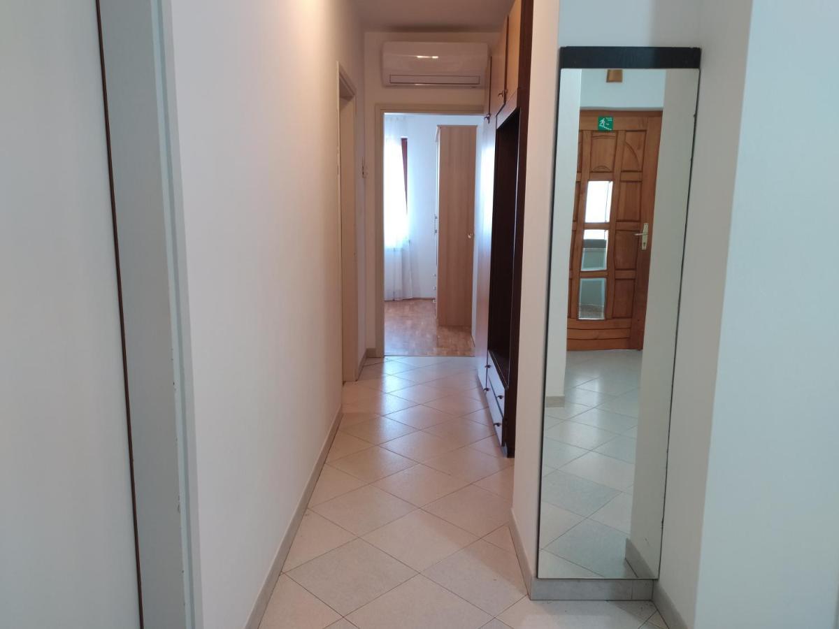 Apartment Davorka Върсар Екстериор снимка