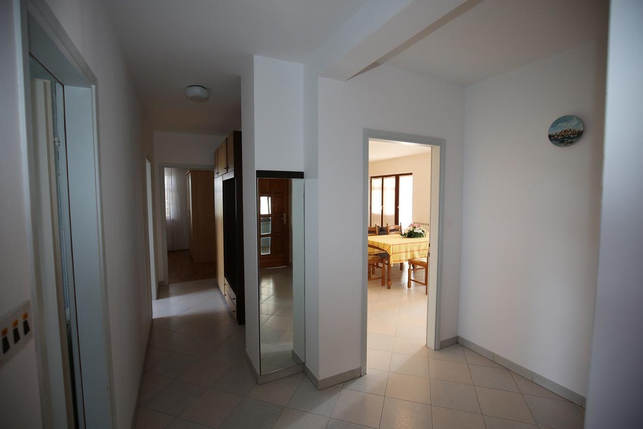 Apartment Davorka Върсар Екстериор снимка